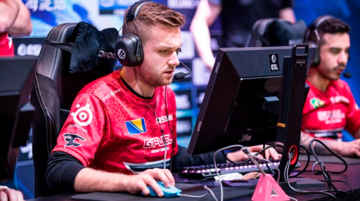 Киберспорт - ТОП 5 киберспортсменов CS:GO по пистолетным раундам Киберспорт - ТОП 5 киберспортсменов CS:GO по пистолетным раундам